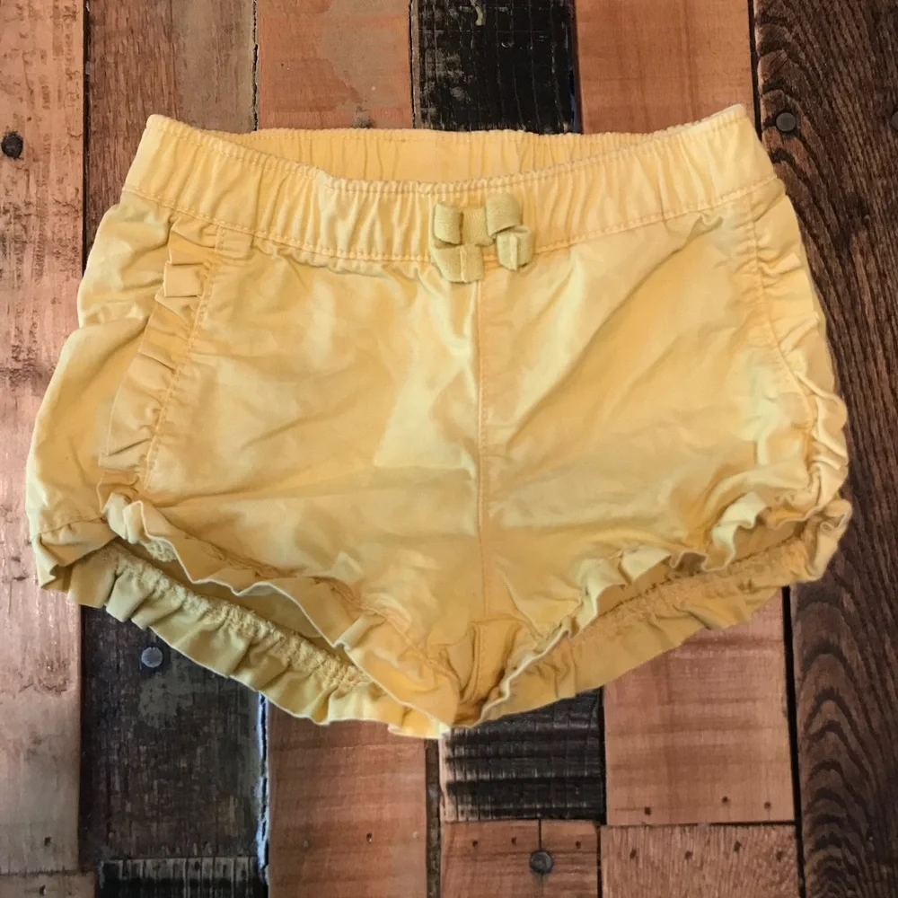 5/$25 Baby Girl Ruffle Yellow Shorts • Ruffled • Pockets • Elastic